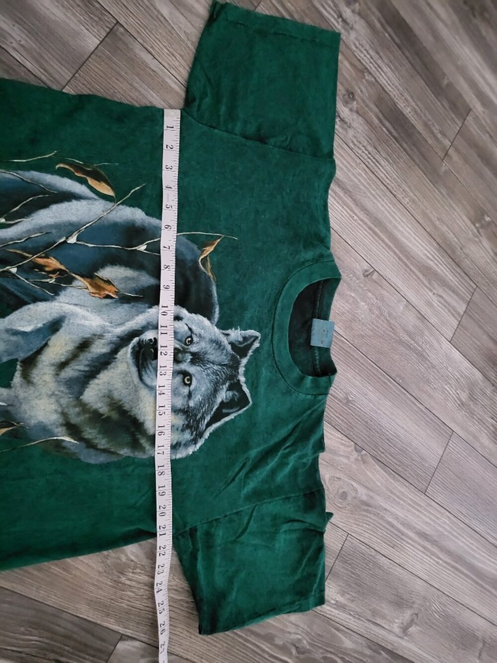 Vintage 90s Harlequin Nature Graphics Wolf T-Shirt Green L Vancouver Canada - Picture 5 of 7